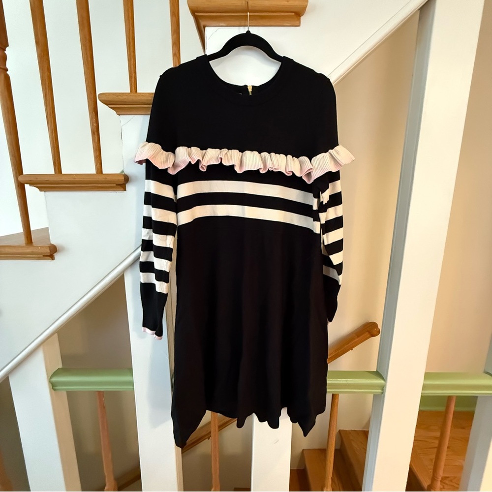 Chic Black and White Striped Long Sleeve Dress